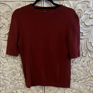 Uniqlo Ribbed Cropped Sweater